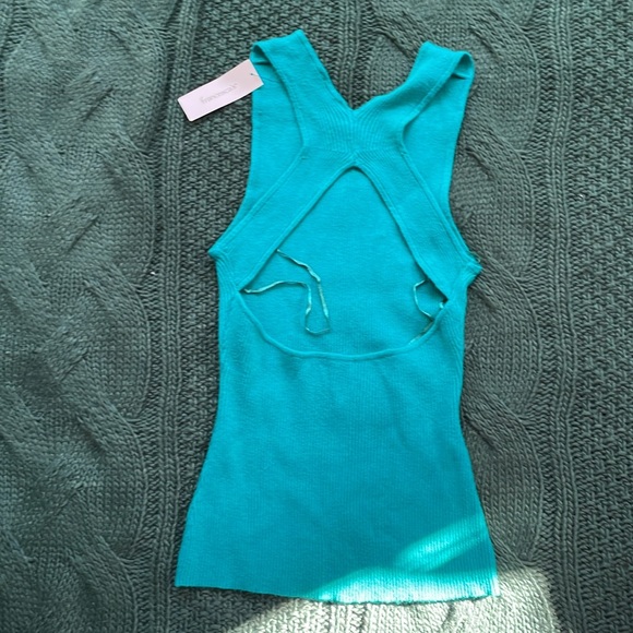 Open Back top - Picture 2 of 6